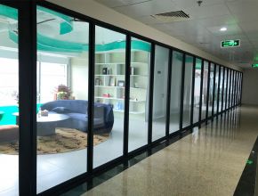 Cửa kính chống cháy