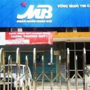 Bắt cóc người gửi tiền tại sân Ngân hàng Quân đội