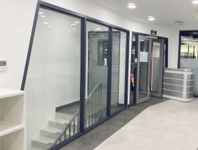 Cửa kính chống cháy