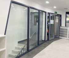 Cửa kính chống cháy